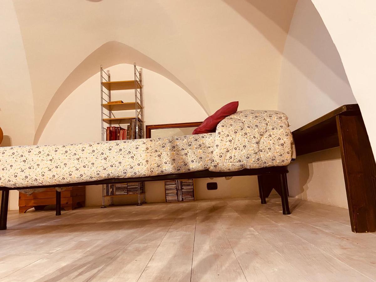 Casa Vacanze...Dei Teutonici Мезанье Экстерьер фото